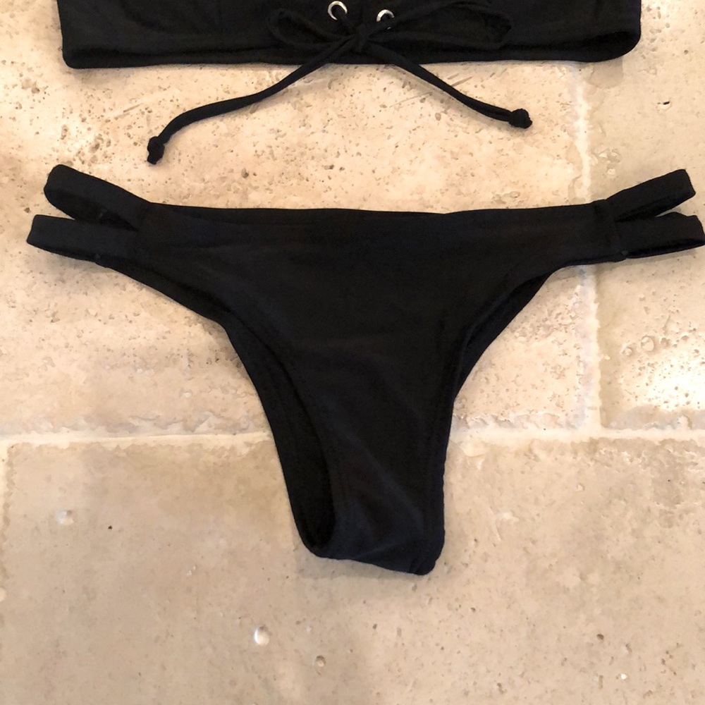 Black Bikini - image 3